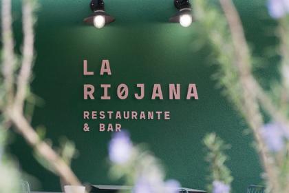 La Riojana 餐饮品牌logo设计及形象VI设计